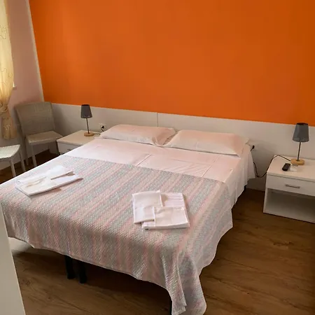Couette-café Rondinelle 3*